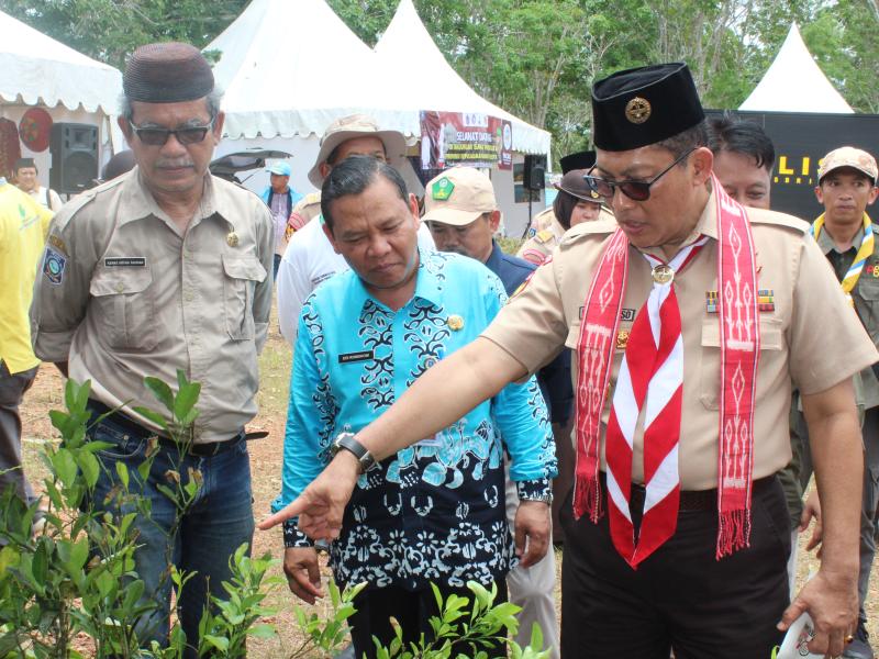 Ketua Kwarnas Budi Waseso Sambangi Stand Dinas Pertanian Babel di Balun Ijuk