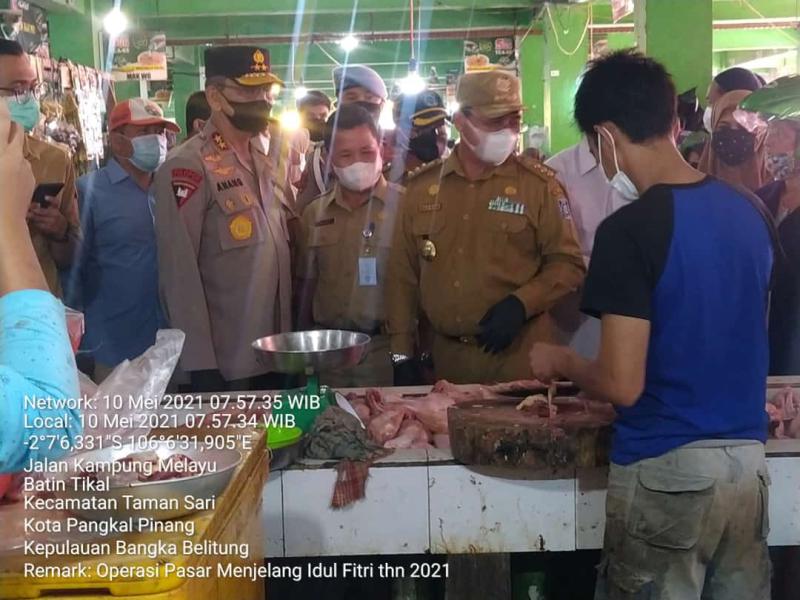 Kepala Dinas Pertanian Babel Dampingi Gubernur Erzaldi Operasi Pasar Daging Sapi Jelang Idul Fitri