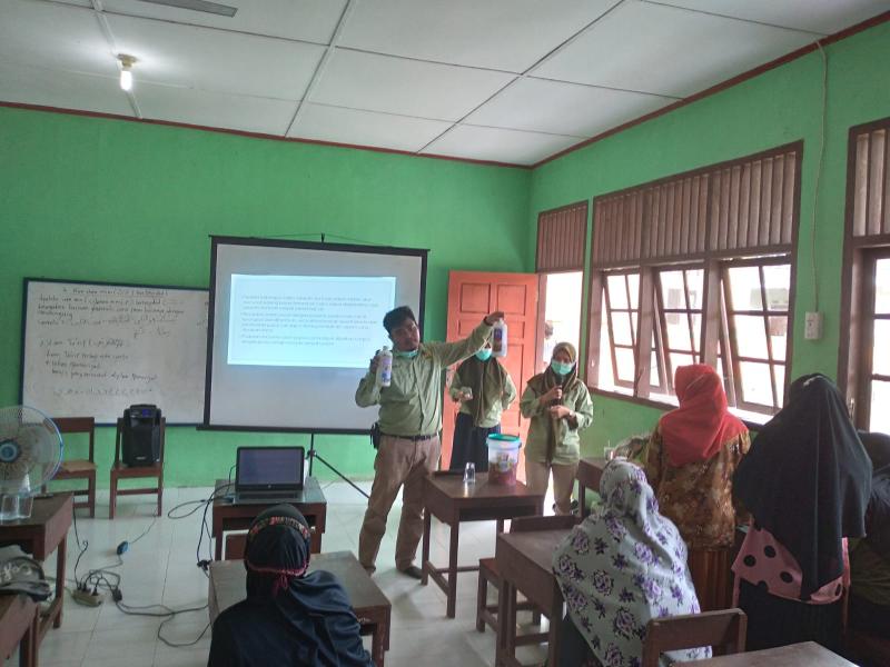 Penyuluh Pertanian Ajari Sekolah Sekuntum Melati Buat Pupuk Kompos