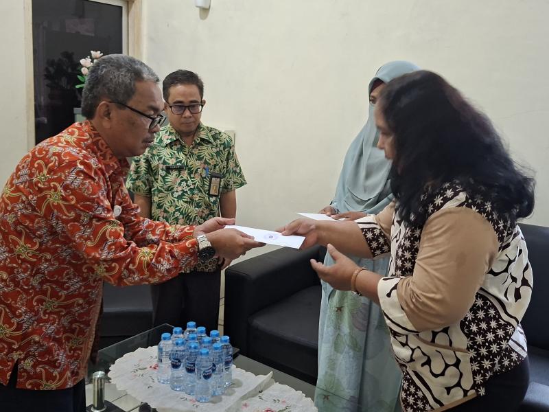 ASN Dinas Pertanian Babel Peduli, Santuni Pegawai yang Ditimpa Musibah 