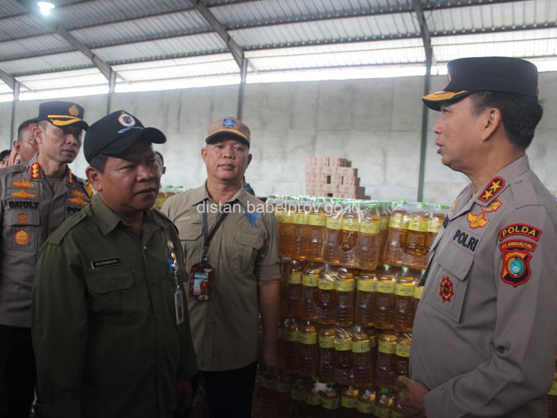 Kepala Dinas Pertanian Babel Dampingi Kapolda Sidak Distributor Pangan Pokok