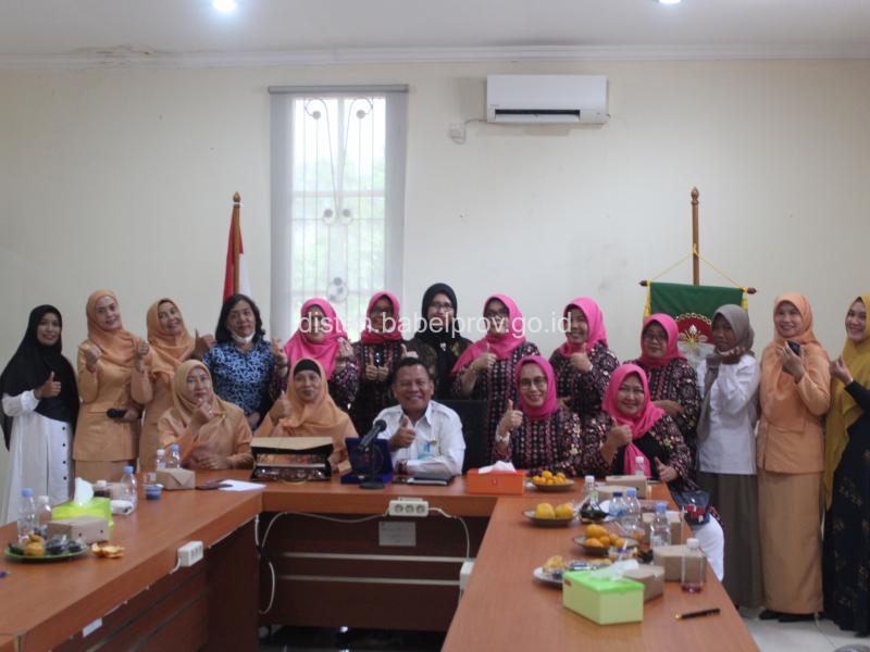 Kunjungi Babel, Pengurus DWP Dinas Pertanian Sumsel Disuguhkan Olahan Bunga Telang 