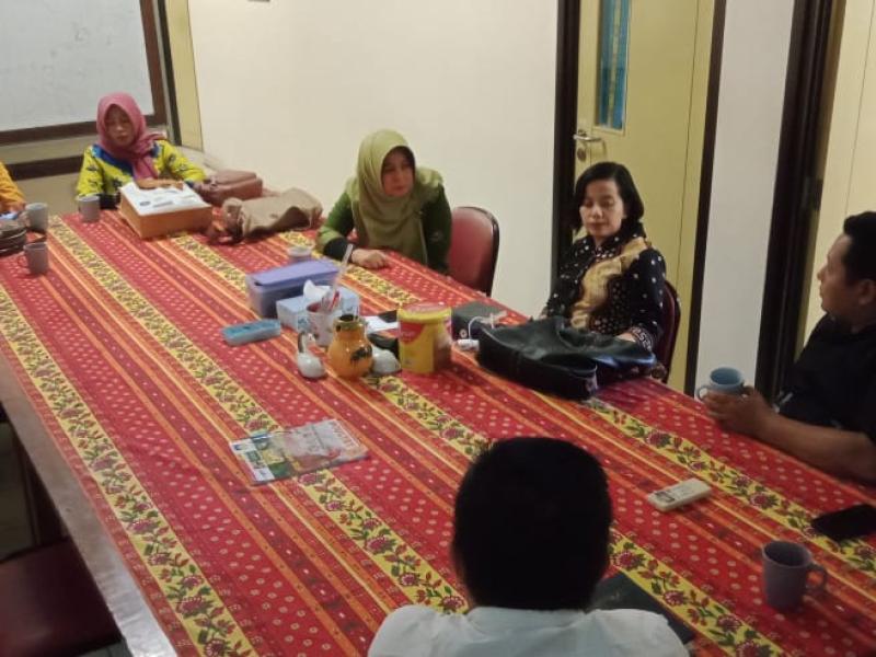 KEMBANGKAN INTEGRASI SAWIT-SAPI,  DISTAN BABEL JAJAKI KERJA SAMA DENGAN UGM