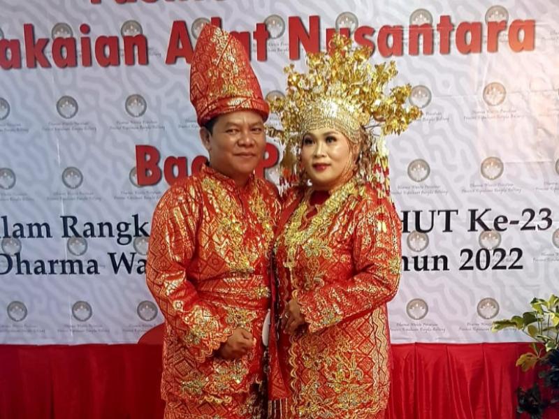 Fashion Show HUT DWP, Kepala Dinas Pertanian Babel Kenakan Baju Adat Kepri