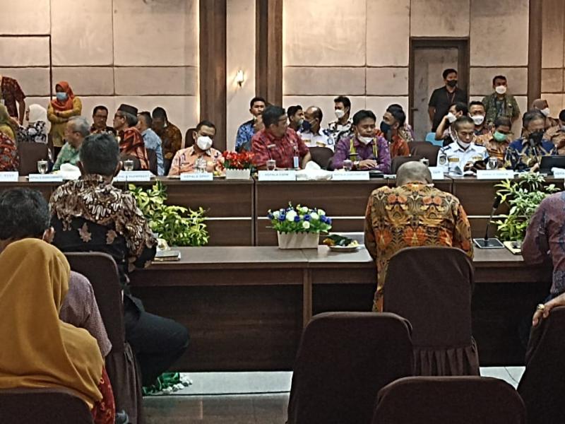Kepala Dinas Pertanian Babel Sampaikan Perkembangan PMK dalam Rakor Kepala Daerah