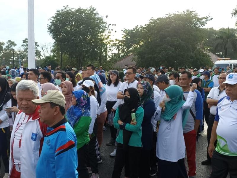 ASN dan THL Dinas Pertanian Babel Ikuti Jalan Sehat HUT Korpri ke -51