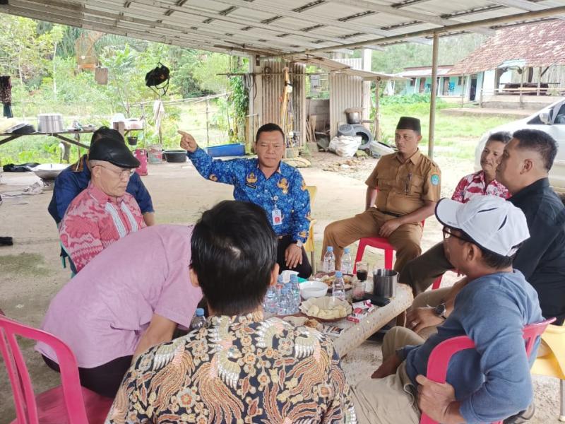Kepala Dinas Pertanian Babel dan Komisi II Kunjungi Peternak Sapi di Petaling Banjar 