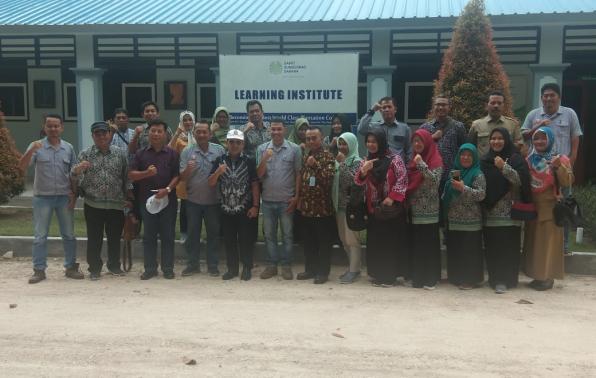 Rombongan Studi Kebijakan Peningkatan Populasi Ternak melalui integrasi Sawit – Sapi dipimpin Kepala Dinas Pertanian Provinsi Kepulauan Bangka Belitung Juaidi Rusli