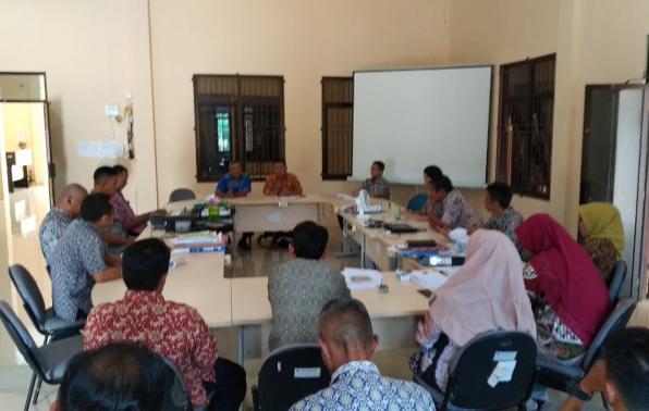 Kepala UPTD PSMB Provinsi Kepulauan Bangka Belitung Dr Wahyudi Himawan SSi MT dan mantan Kepala UPTD PSMB Gunawan SP MSi memberikan arahan pada acara pada acara pisah sambut